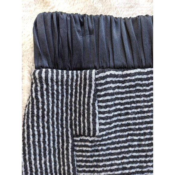 VENA CAVA Wool & Cotton Silk Trim Black & Grey Pinstriped Knit Pencil Skirt Sz S - Picture 4 of 7